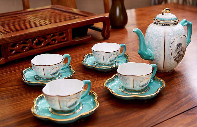 Bone China Teapot and Tea Cup Set Suitable for Home Use or Gift Giving