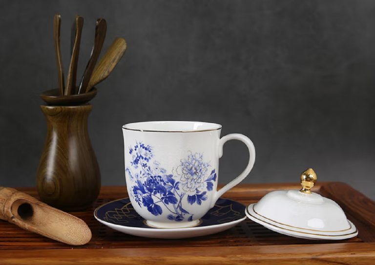 Gift Boxed Blue Porcelain Tea Set Suitable for Office Use