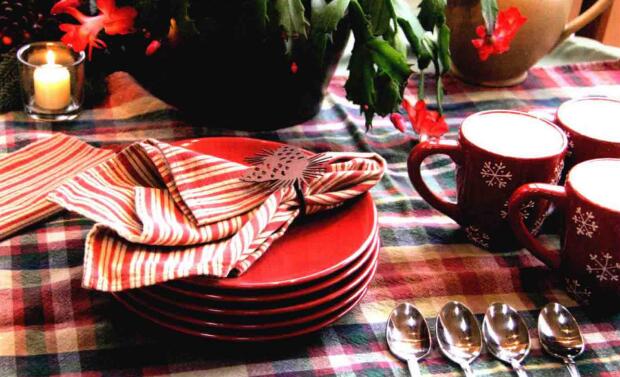 Winter Tablescape Ideas: Brightening The Cold Season With Warm Colors