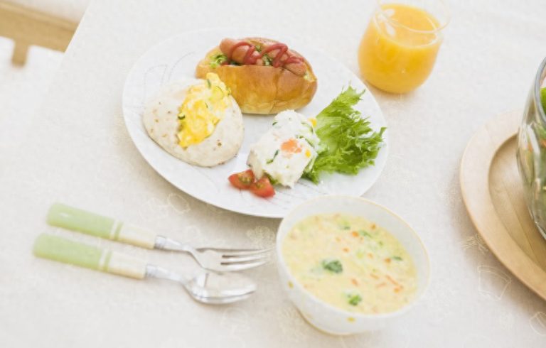 Logos on Tableware: Worth the Investment or Not?