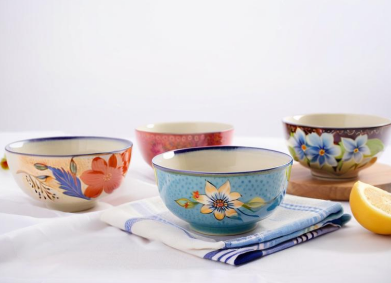 Economy vs Business Class Tableware: The Truth Airlines Won’t Tell You About Utensils